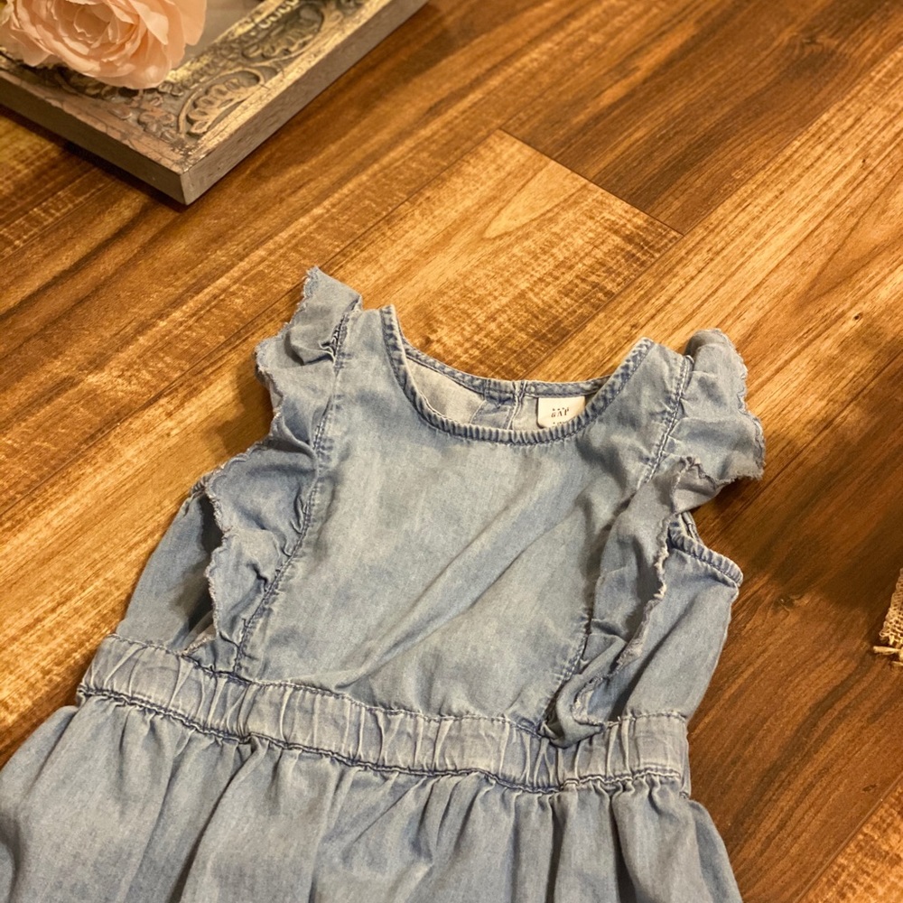 ‼️SOLD‼️Baby Gap Jean dress size 4yrs